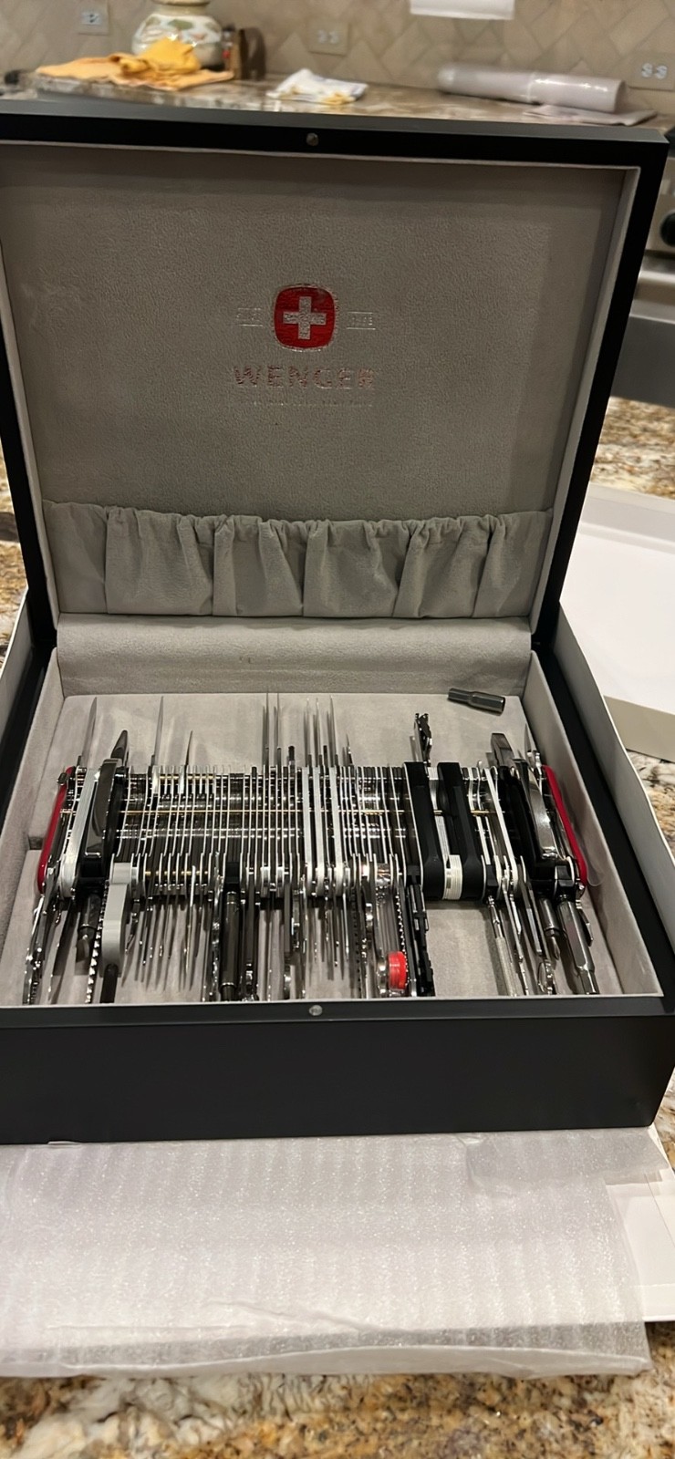 World Record 2007 Wenger Giant MultiTool #16999 World Record 2007 Wenger Giant MultiTool #16999