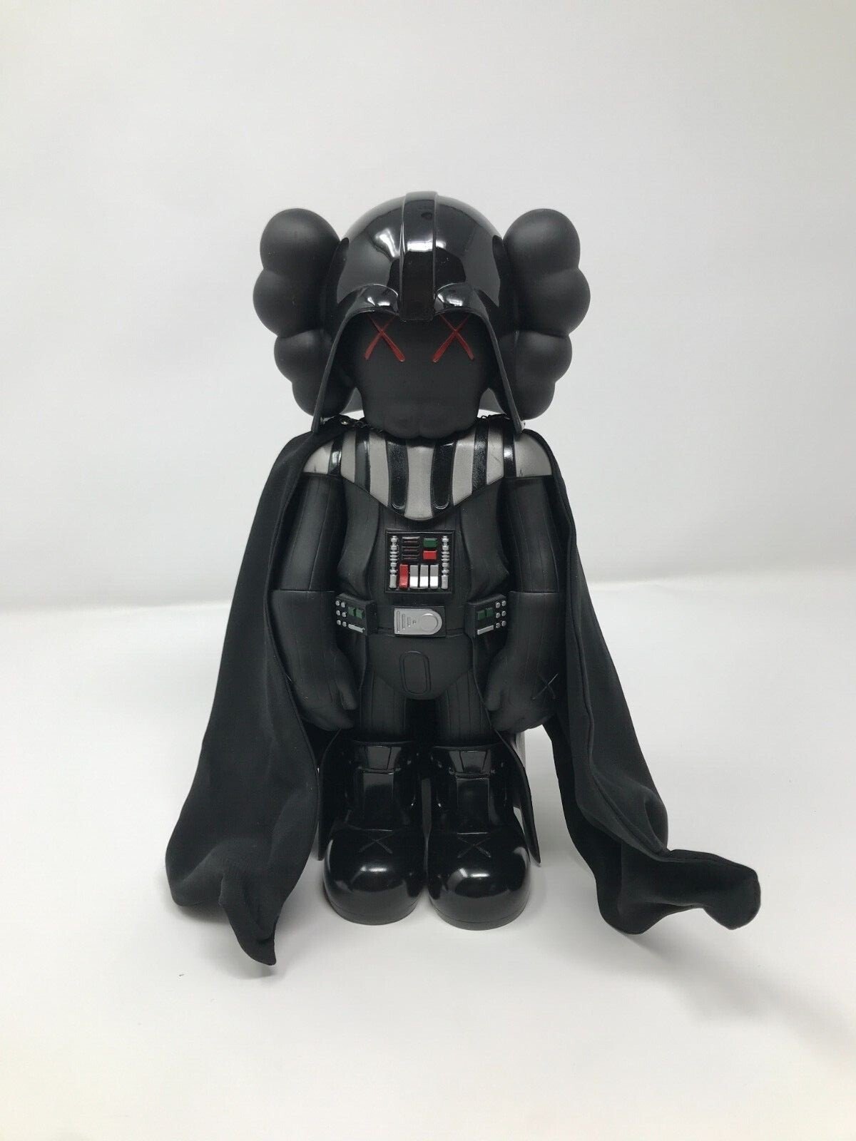 2007 - KAWS x Star Wars Medicom - Darth Vader Companion Limited Edition 1000 2007 - KAWS x Star Wars Medicom - Darth Vader Companion Limited Edition 1000