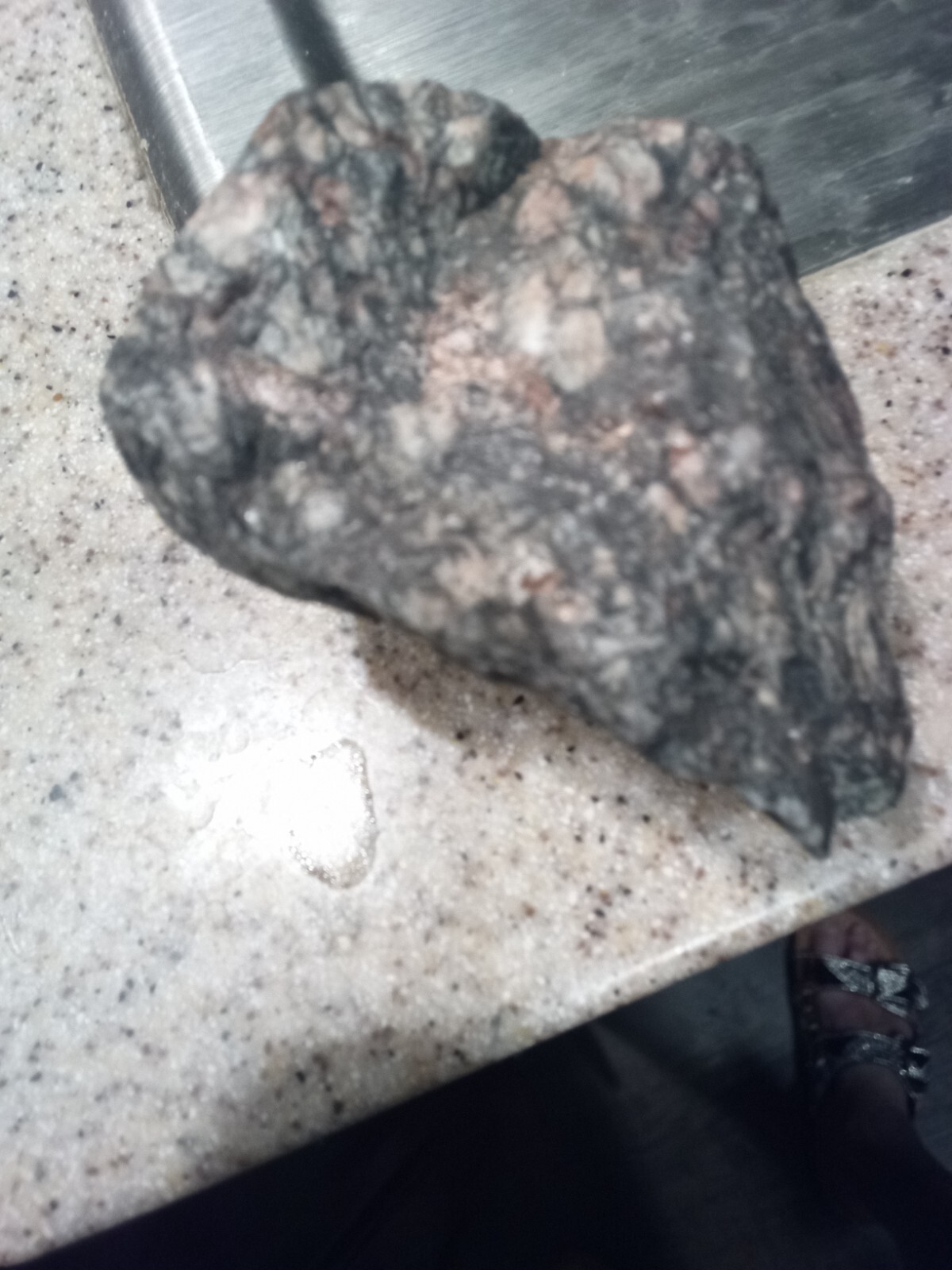Lunar Breccia Meteorite Unslice From NEA 1225 gr - Rare Moon Rock Meteorite Lunar Breccia Meteorite Unslice From NEA 1225 gr - Rare Moon Rock Meteorite