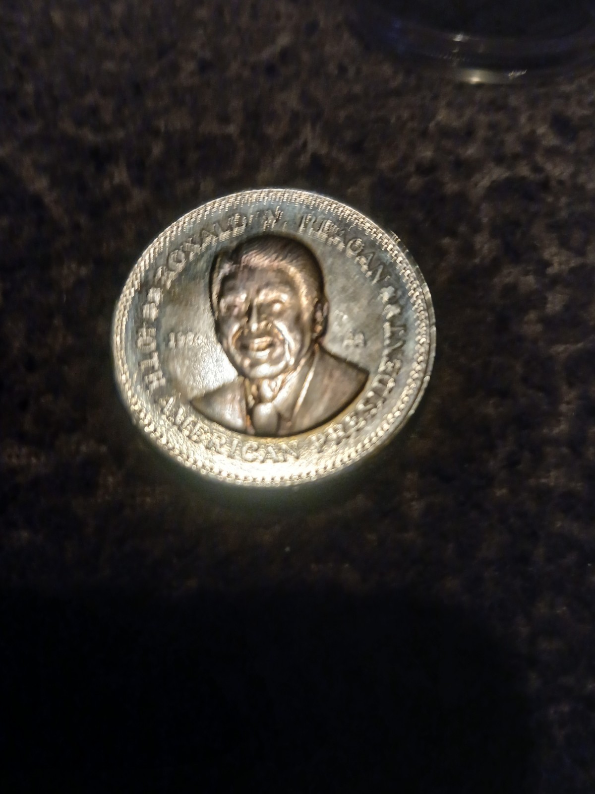1984 Ronald W. Reagan 40th American President Double Eagle Commemorative coin. 1984 Ronald W. Reagan 40th American President Double Eagle Commemorative coin.