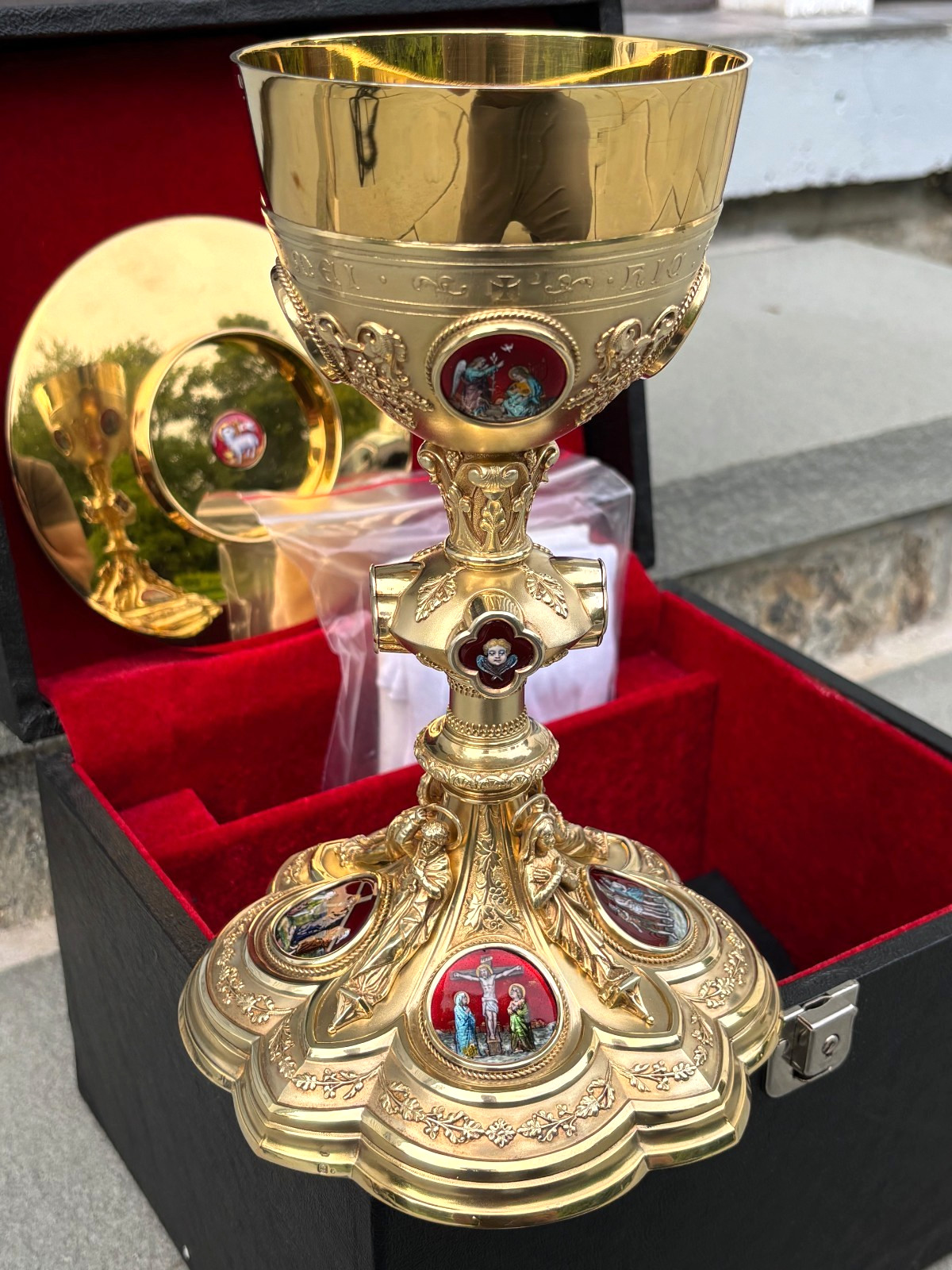 + Vintage Antique All French Silver Enameled Gothic Chalice & Paten Set (CU100) + Vintage Antique All French Silver Enameled Gothic Chalice & Paten Set (CU100)