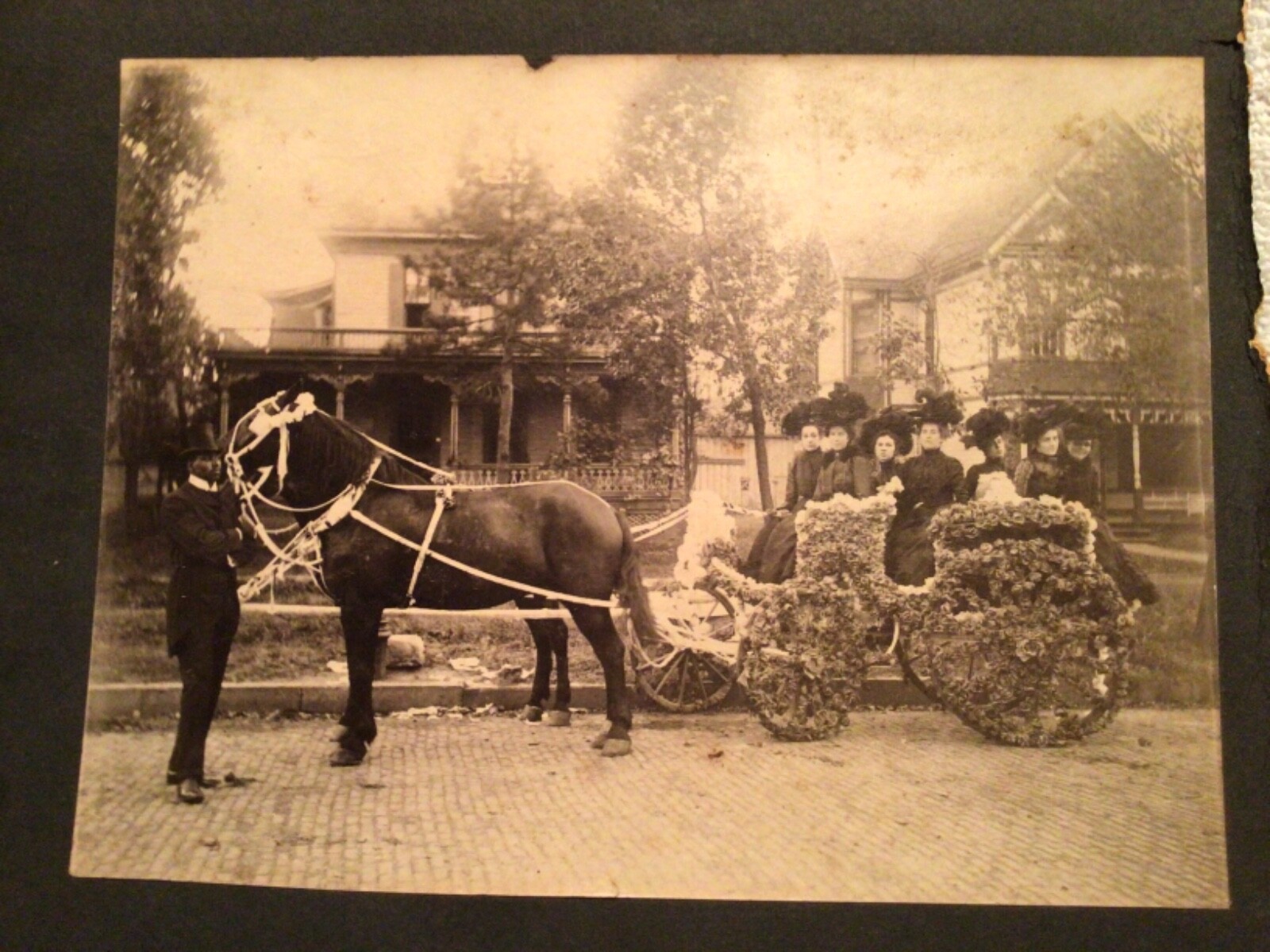 Antq. Mounted Photo Young Ladies In Carriage 1900 Lincoln NE Luse Barrick Erford