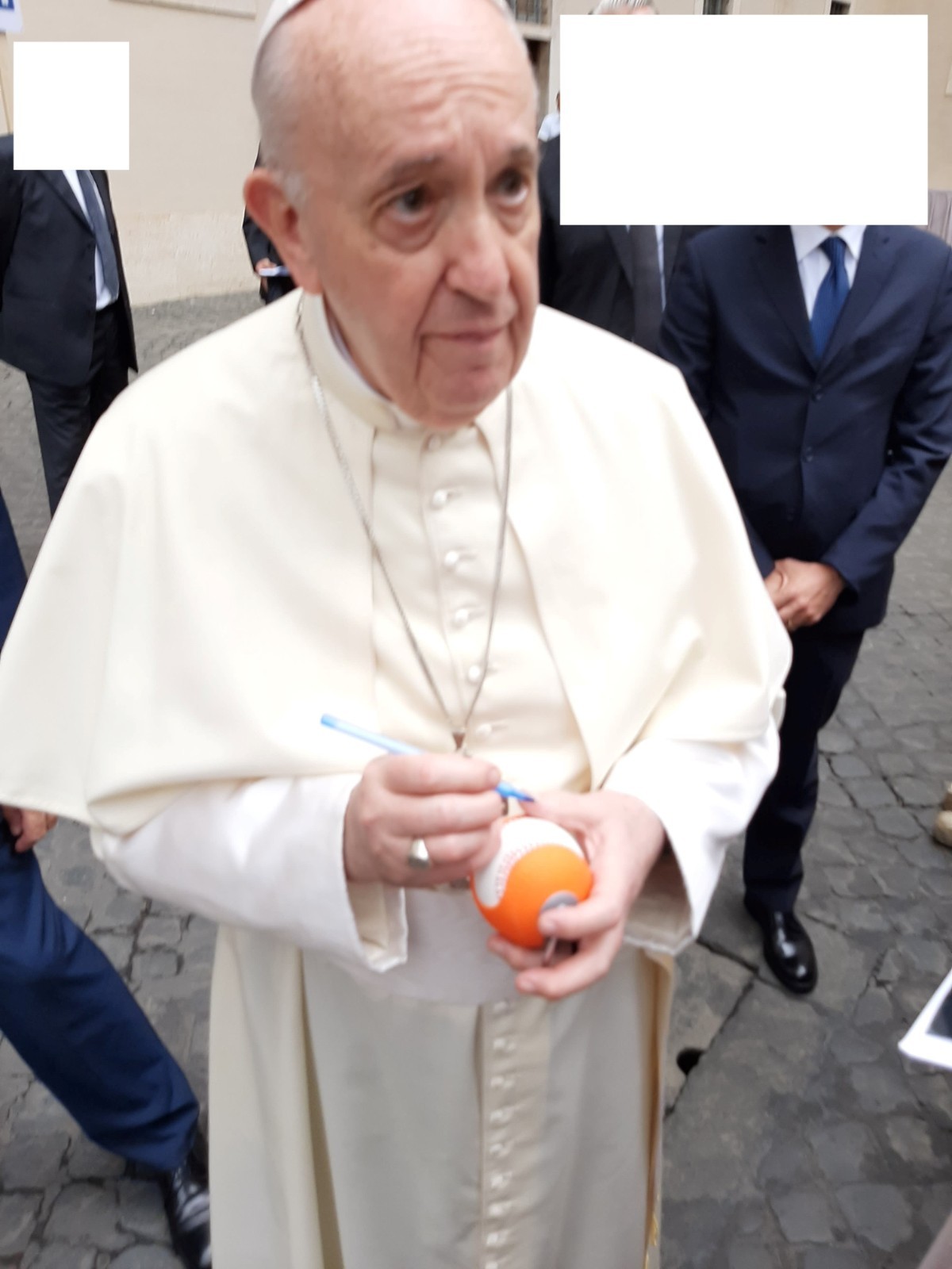 POPE FRANCIS SIGNED MAJOR LEAGUE BASEBALL... EXACT PROOF & JSA LOA   VERY RARE