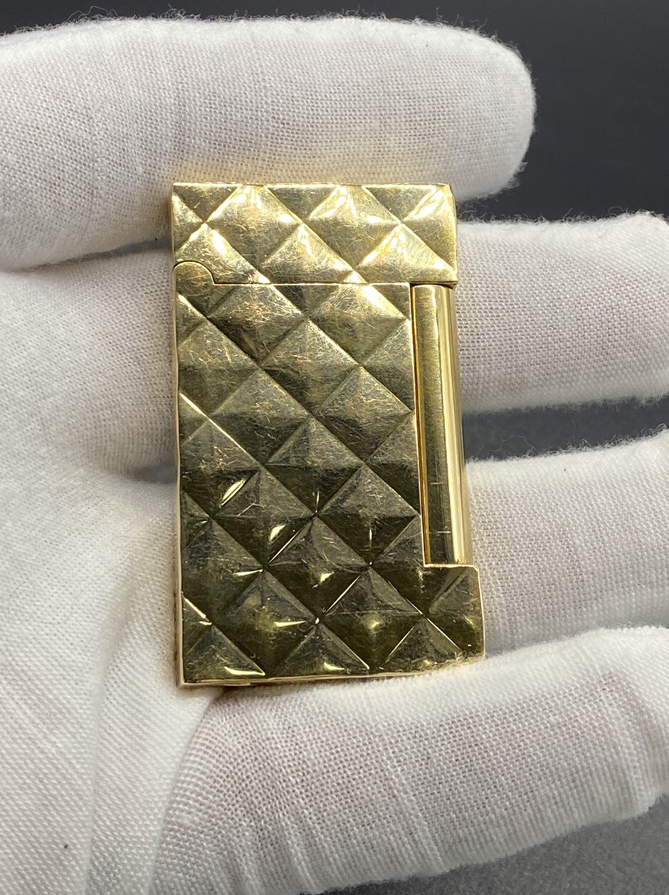 S.T. Dupont 18kt Solid Gold Lighter Ligne D 17986 S.T. Dupont 18kt Solid Gold Lighter Ligne D 17986