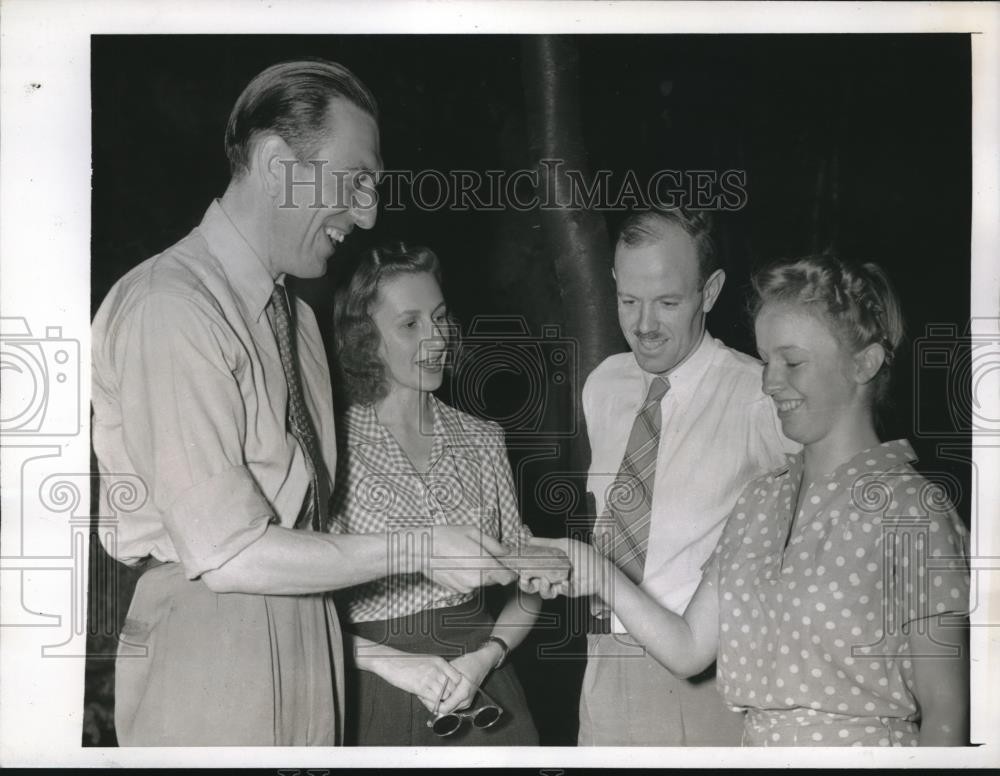 1943 Press Photo Girl Scout Leader Gladys Gann, Etta Faulkner, Dr Larson Curator 1943 Press Photo Girl Scout Leader Gladys Gann, Etta Faulkner, Dr Larson Curator
