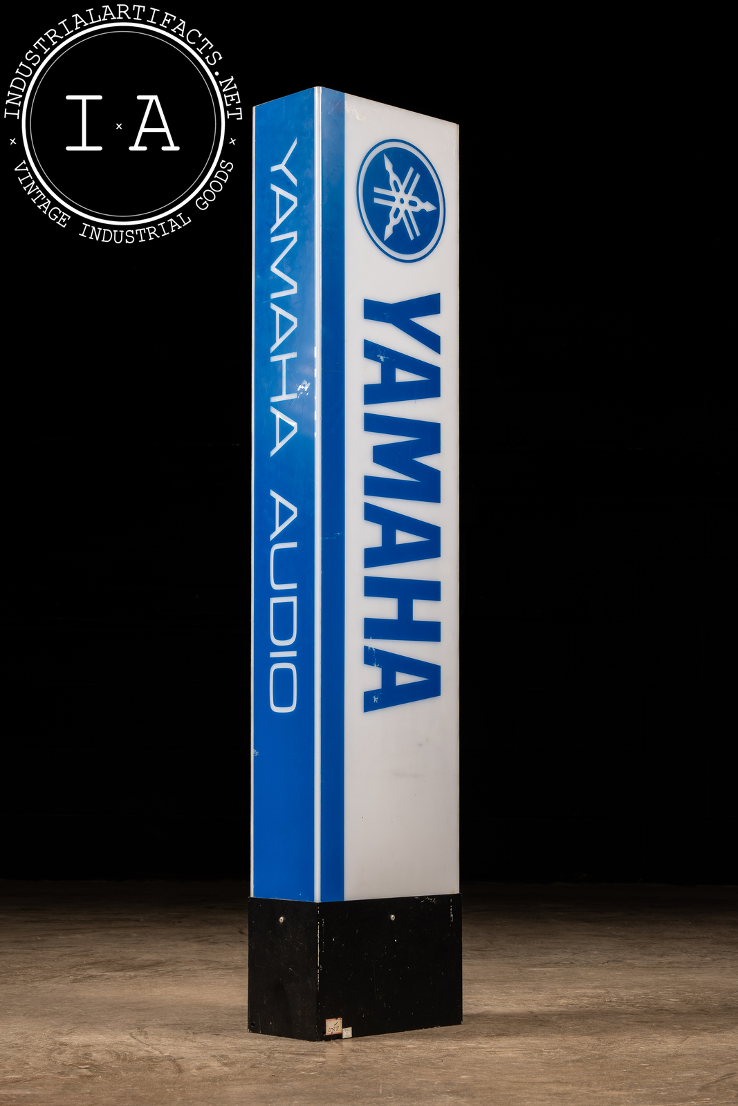 Vintage Rectangular Self-Standing Lucite Yamaha Sign Vintage Rectangular Self-Standing Lucite Yamaha Sign