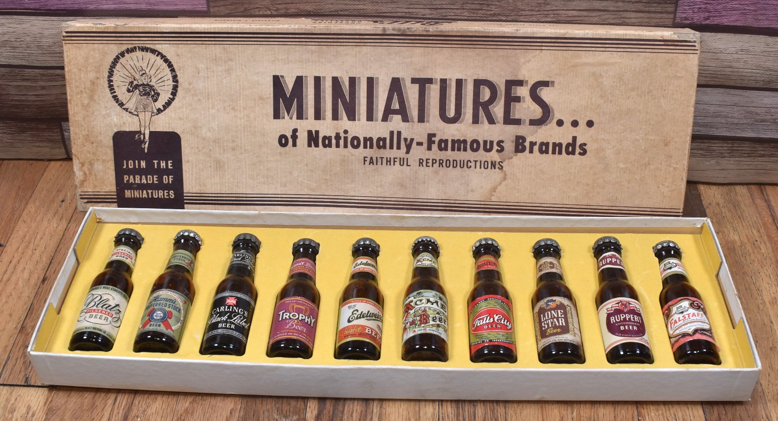Vintage Bill's Parade of Miniatures Beer Bottles Set of 10 in Original Box Hamms Vintage Bill's Parade of Miniatures Beer Bottles Set of 10 in Original Box Hamms