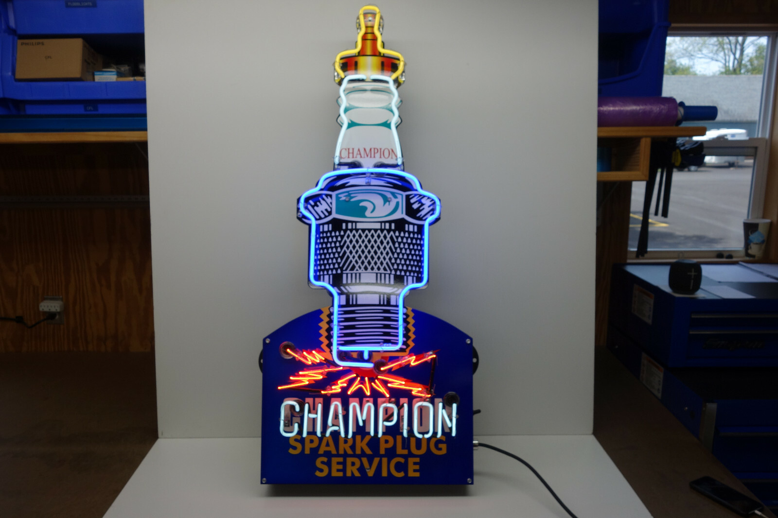 CHAMPION SPARK PLUG NEON Dealer sign. Steel Enamel neon ART. HUGE 45 CHAMPION SPARK PLUG NEON Dealer sign. Steel Enamel neon ART. HUGE 45