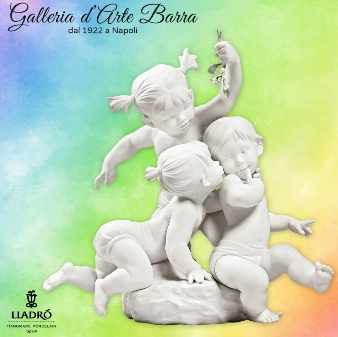 Lladró porcelain Art By Lladro. Kiss Kids Under The Mistletoe