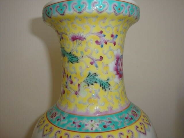 Qing Dynasty, Qianlong Emperor, China. Antique Vase/ Imperial Circa 1750-1780