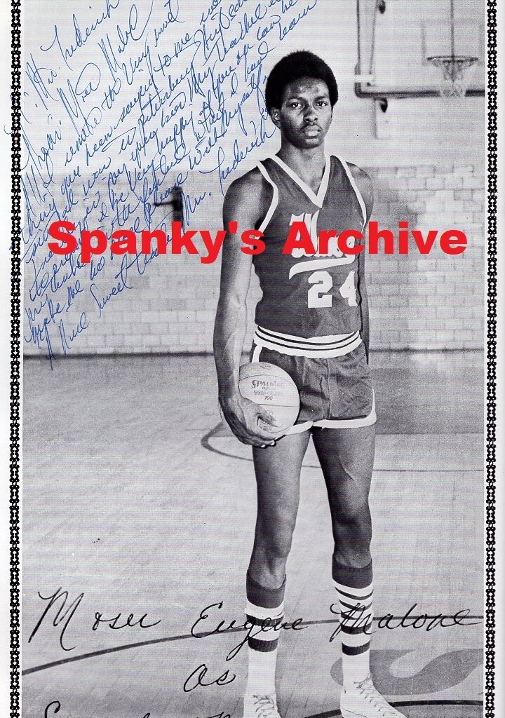1974 High School Yearbook w/ MOSES MALONE Inscribed full page + 3 autos 76ers++ 1974 High School Yearbook w/ MOSES MALONE Inscribed full page + 3 autos 76ers++