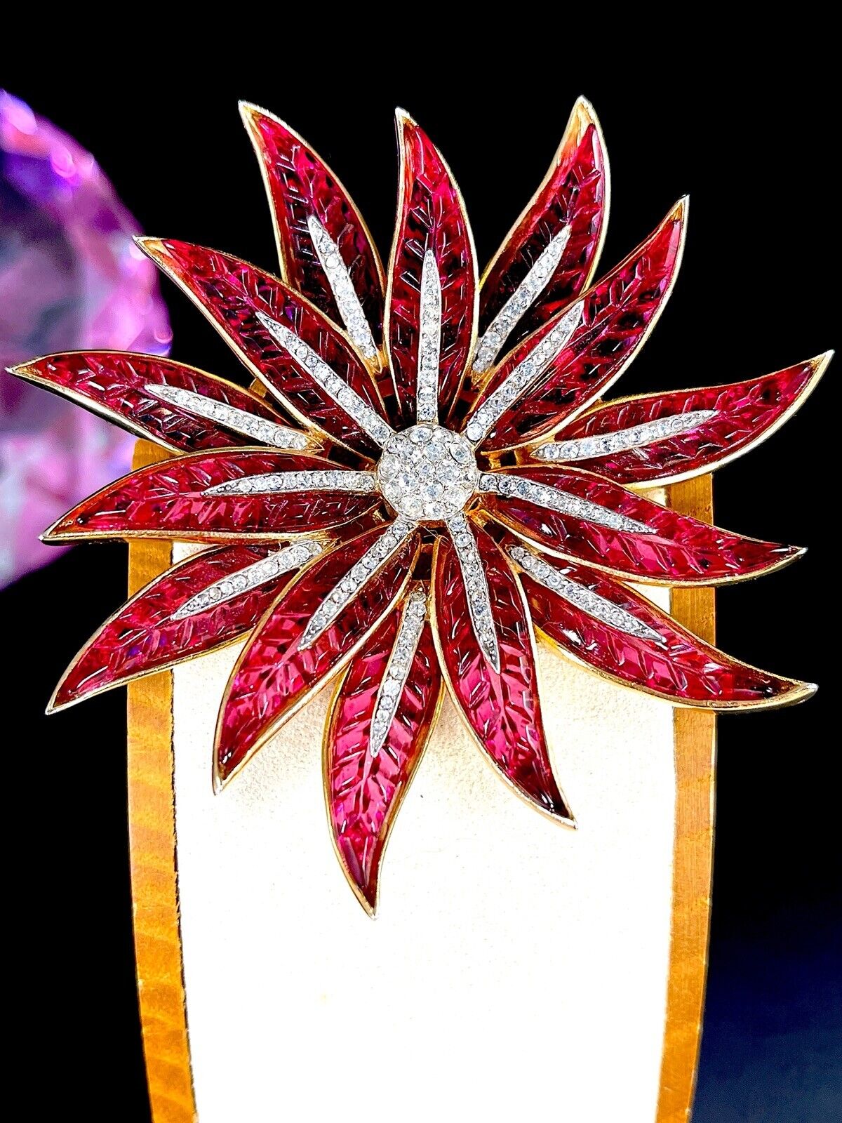 60's MASTERPIECE CROWN TRIFARI RED INVISIBLY SET GLASS POINSETTIA FLOWER BROOCH