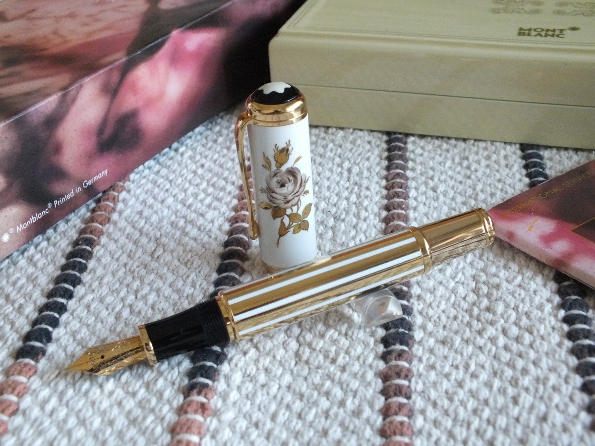Montblanc Patron of Art Marquise de Pompadour Meissen 18K 4810 Fountain Pen DDP Montblanc Patron of Art Marquise de Pompadour Meissen 18K 4810 Fountain Pen DDP