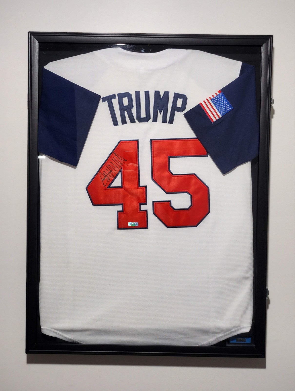 President Donald Trump Autograph Collection - Trump Signed Memories