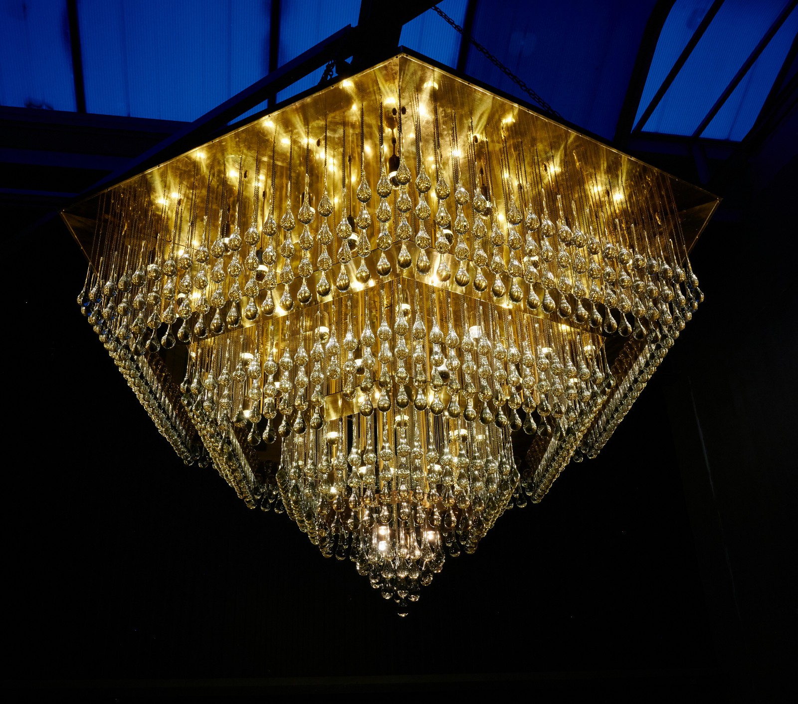 Unique XL CHANDELIER Chandelier Gold Brass Hexagon with 800 Glass Drops 220cm Unique XL CHANDELIER Chandelier Gold Brass Hexagon with 800 Glass Drops 220cm