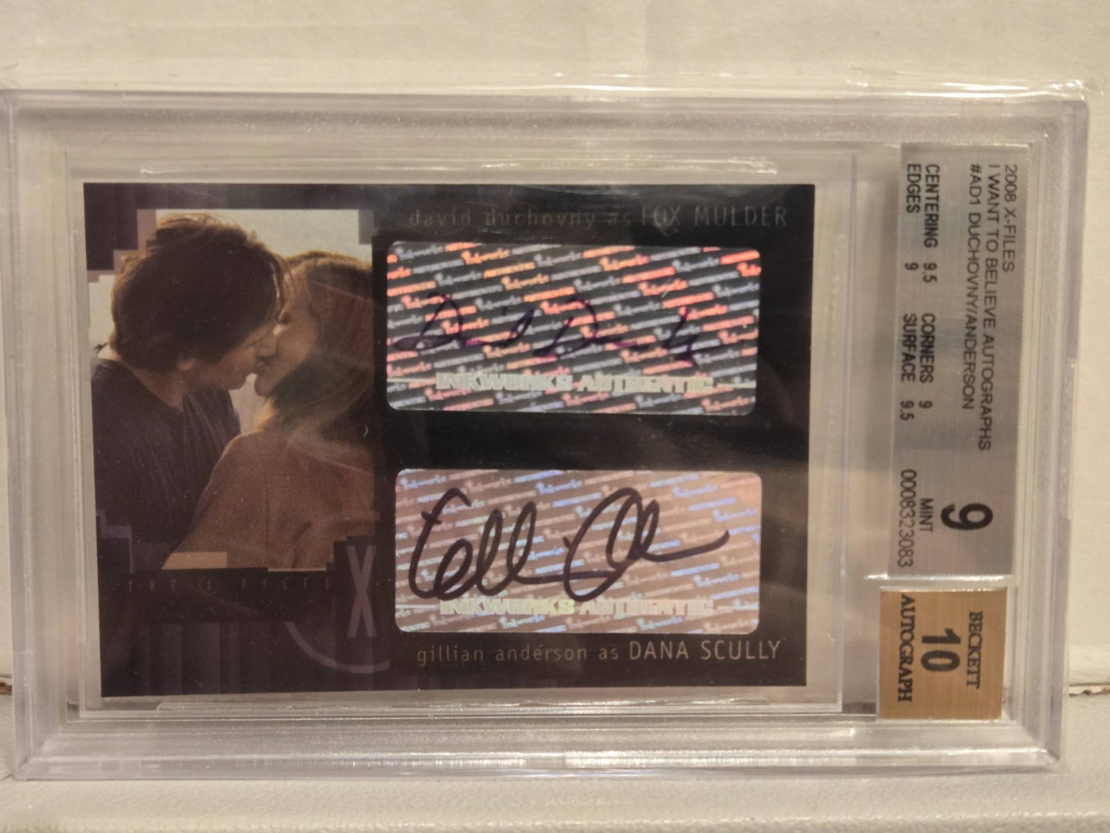 2008 X-Files I Want To Believe Autographs Duchovny Gillian Anderson Kissing Card 2008 X-Files I Want To Believe Autographs Duchovny Gillian Anderson Kissing Card