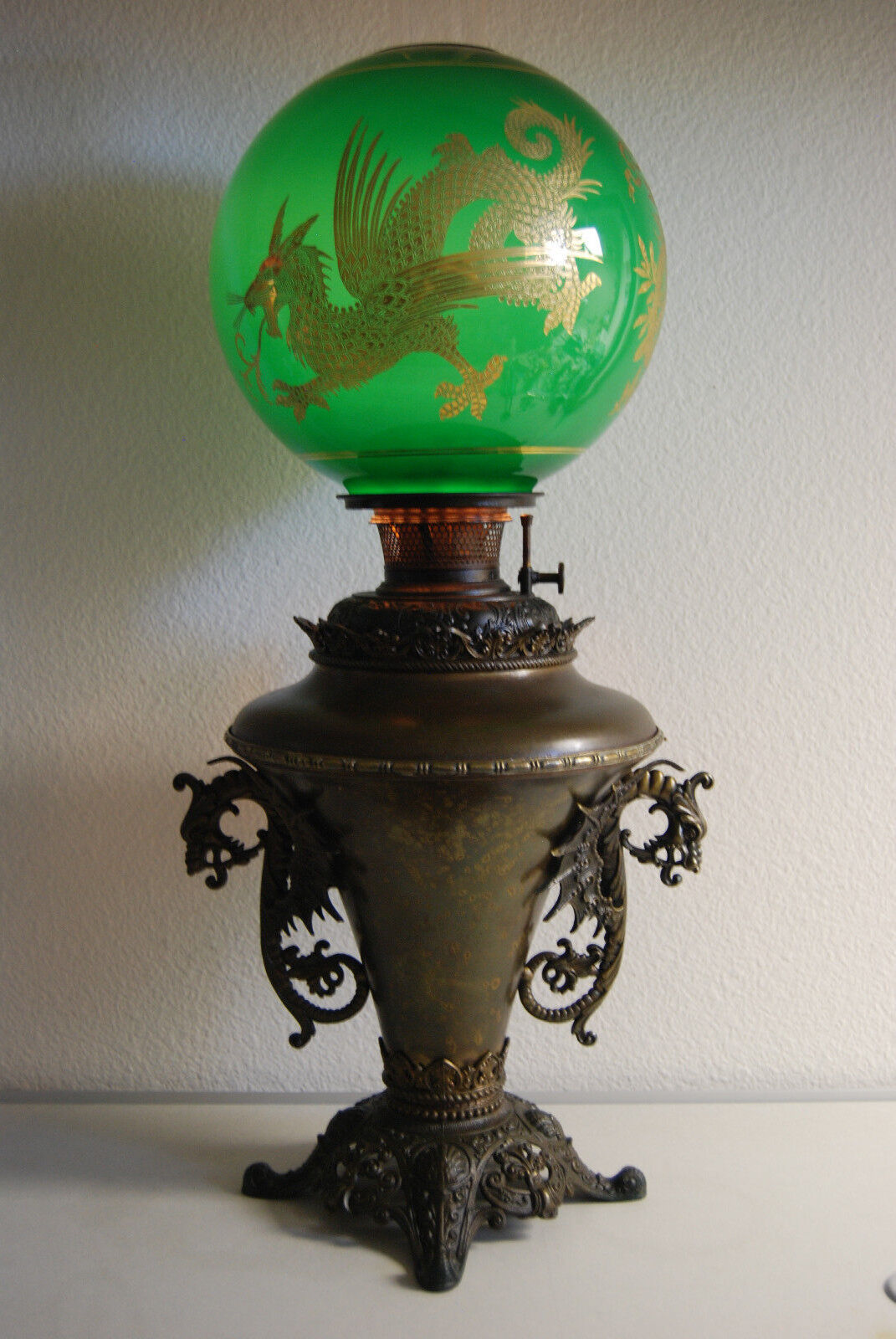 ANTIQUE KEROSENE OIL GWTW B&H CHINESE DRAGON EMERALD GREEN GILDED VICTORIAN LAMP