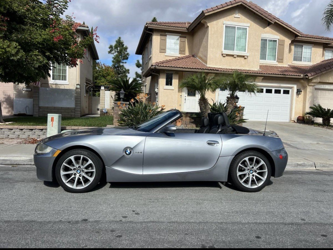 BMW Z4 2006 Roadster Coupe Brochure Catalog 2nd Edition, US 06, 3.0i 3.0si BMW Z4 2006 Roadster Coupe Brochure Catalog 2nd Edition, US 06, 3.0i 3.0si