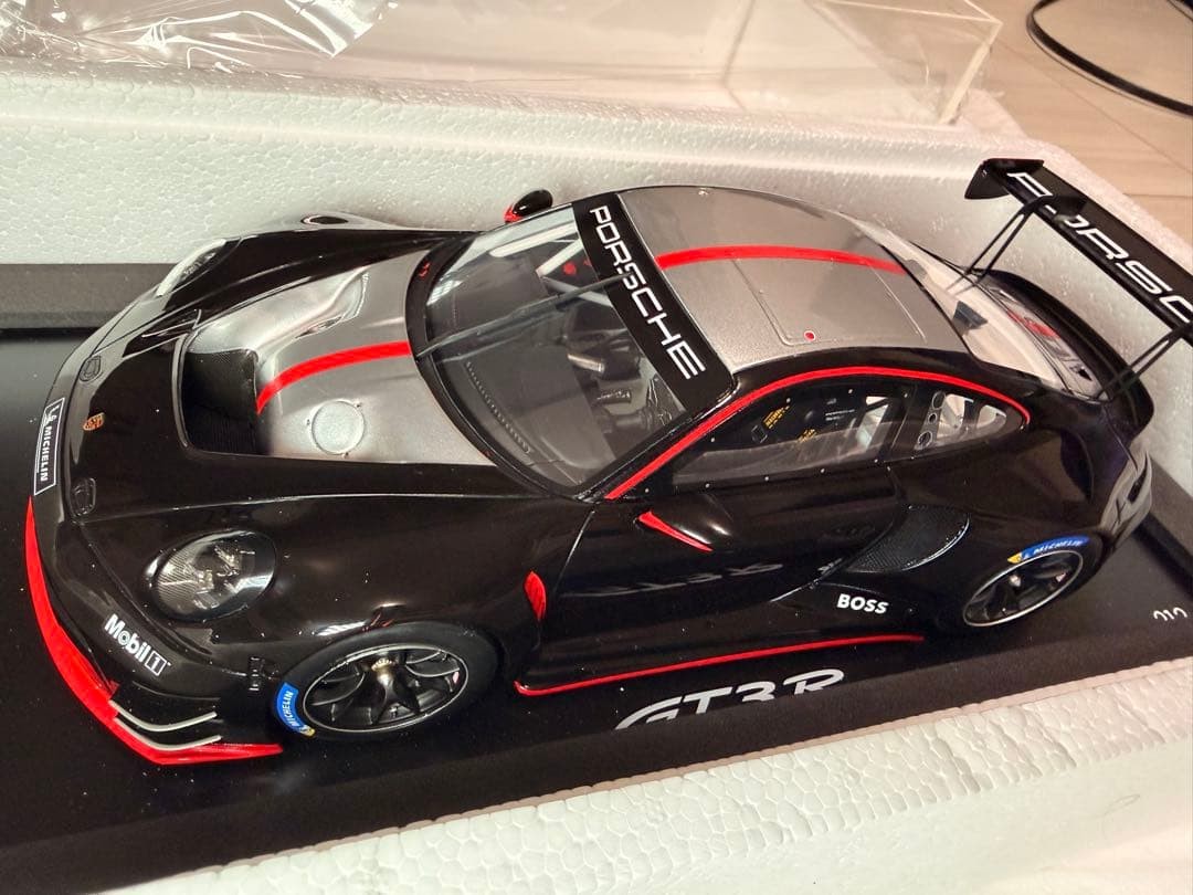Spark1/18 Porsche 911 Gt3R Mini Car Car collection Toy Original item Spark1/18 Porsche 911 Gt3R Mini Car Car collection Toy Original item