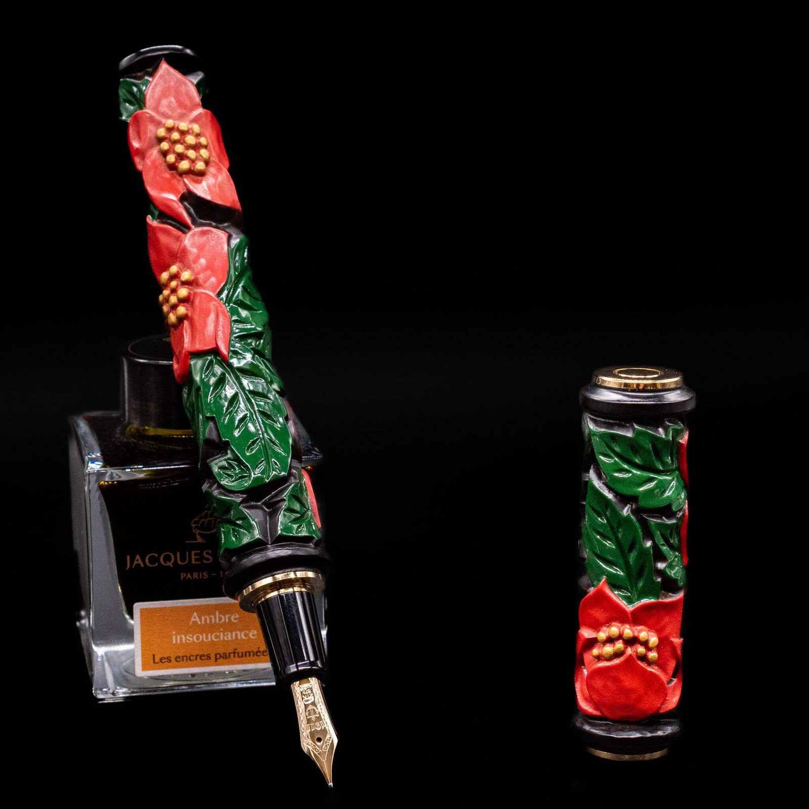 Sailor Kamakura-Bori Hanahishi Green & Red Fountain Pen - Piece Unique Sailor Kamakura-Bori Hanahishi Green & Red Fountain Pen - Piece Unique