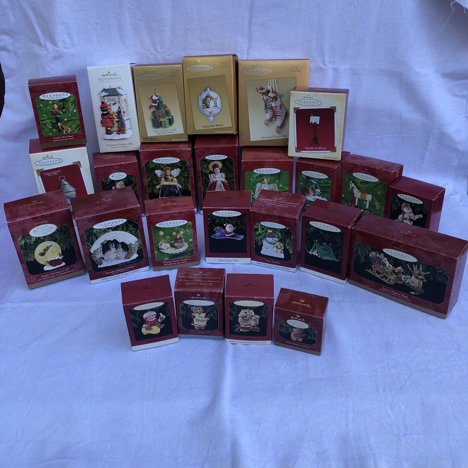 Hallmark Christmas Ornament Lot of 84 With Complete Inventory In Photos