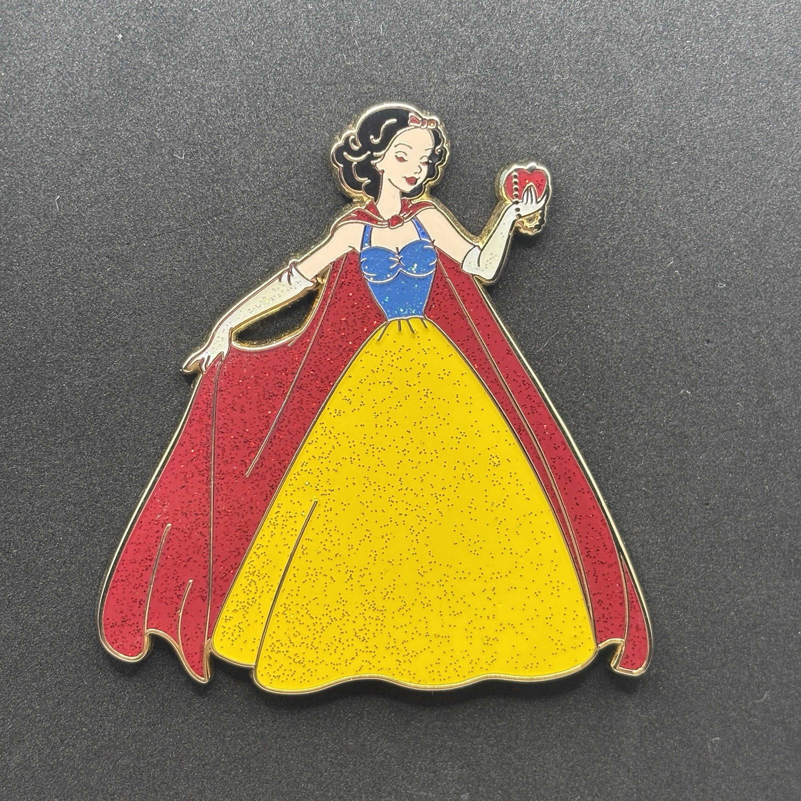 Snow White 2011 D23 Princess Designer LE 150 Limited Edition Disney Pin - USA Snow White 2011 D23 Princess Designer LE 150 Limited Edition Disney Pin - USA