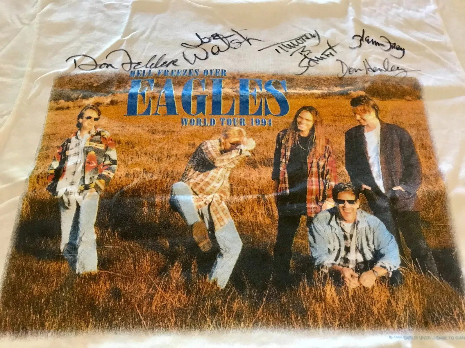 The Eagles x5 ~ Signed Autographed T-Shirt Glenn Frey Don Henley Band ~ JSA LOA The Eagles x5 ~ Signed Autographed T-Shirt Glenn Frey Don Henley Band ~ JSA LOA