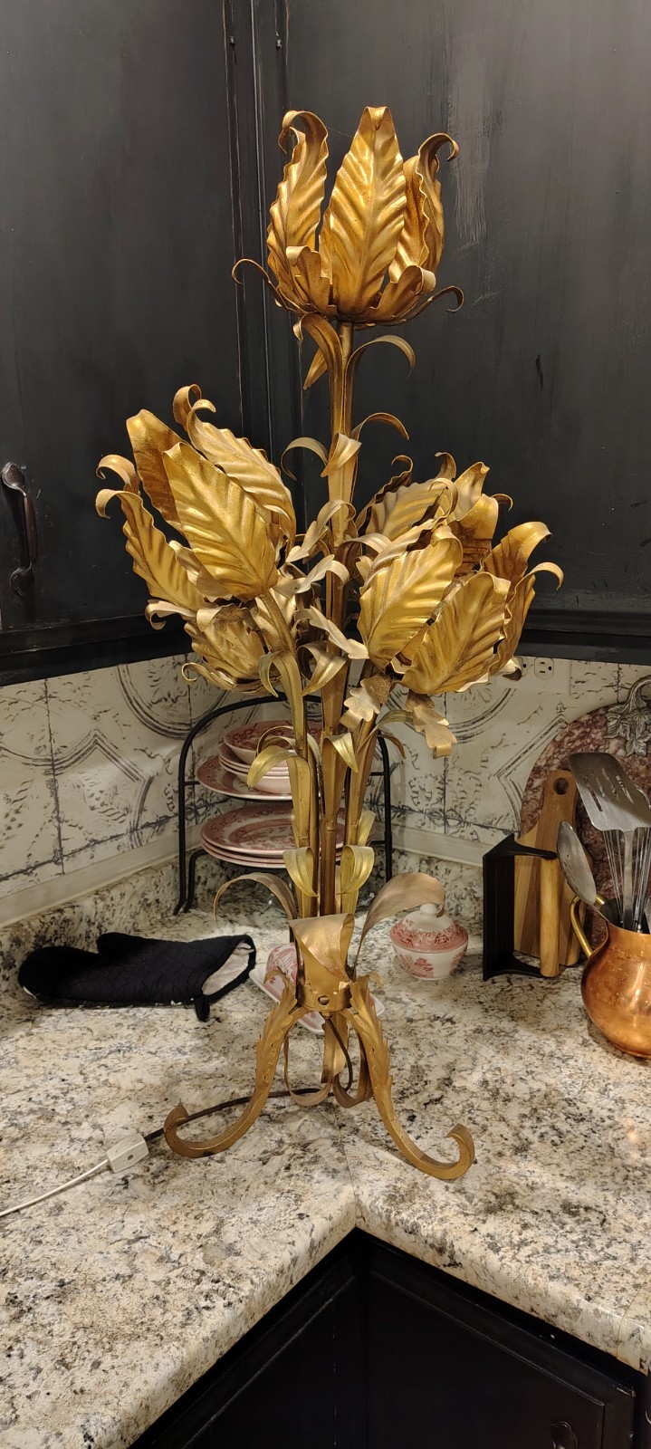Vintage Hollywood Regency Coco Chanel Style Italy Tole Flower Table Lamp, 36 Vintage Hollywood Regency Coco Chanel Style Italy Tole Flower Table Lamp, 36