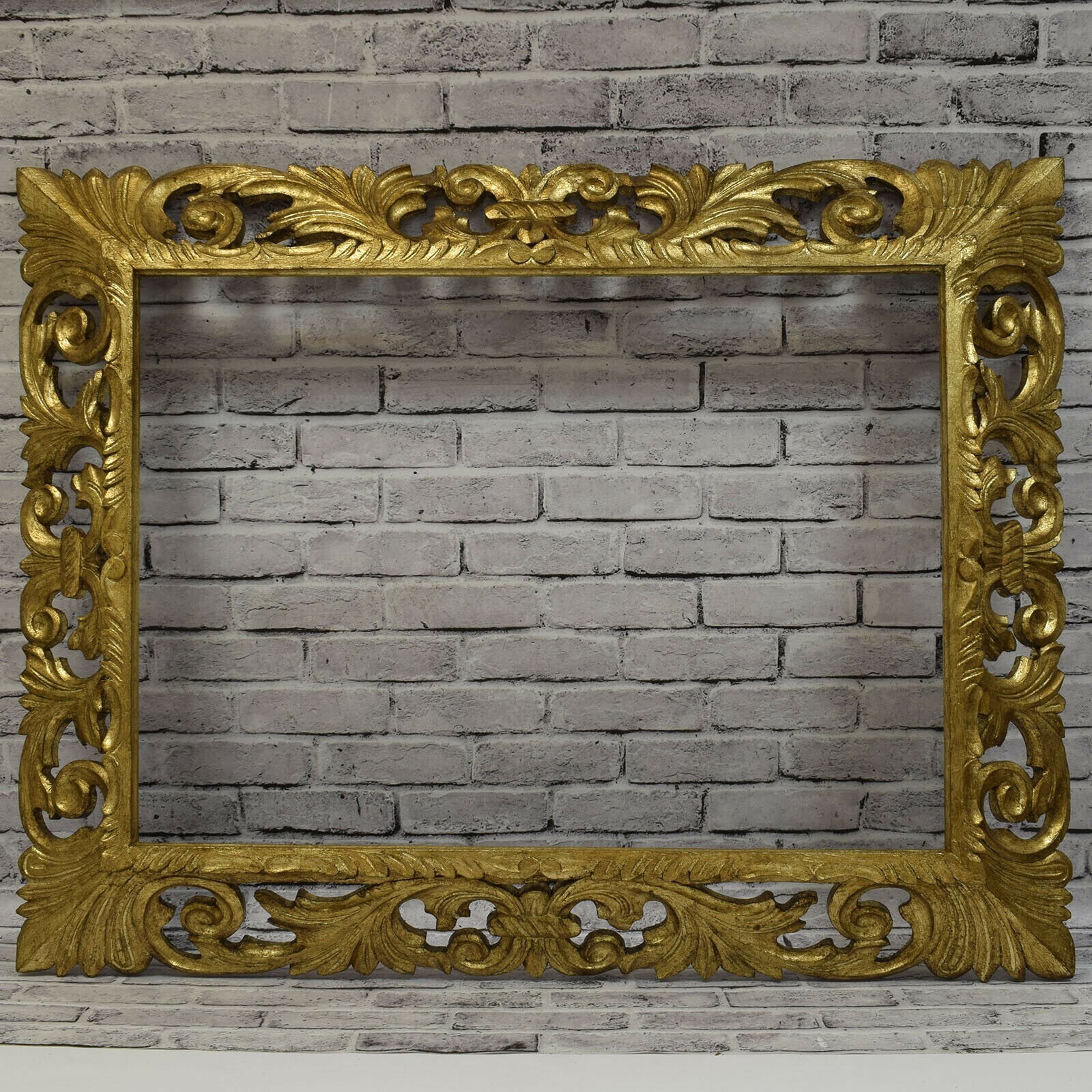 Ca. 1850-1900 Old carved wooden frame dimensions: 33.7 x 25.4 in
