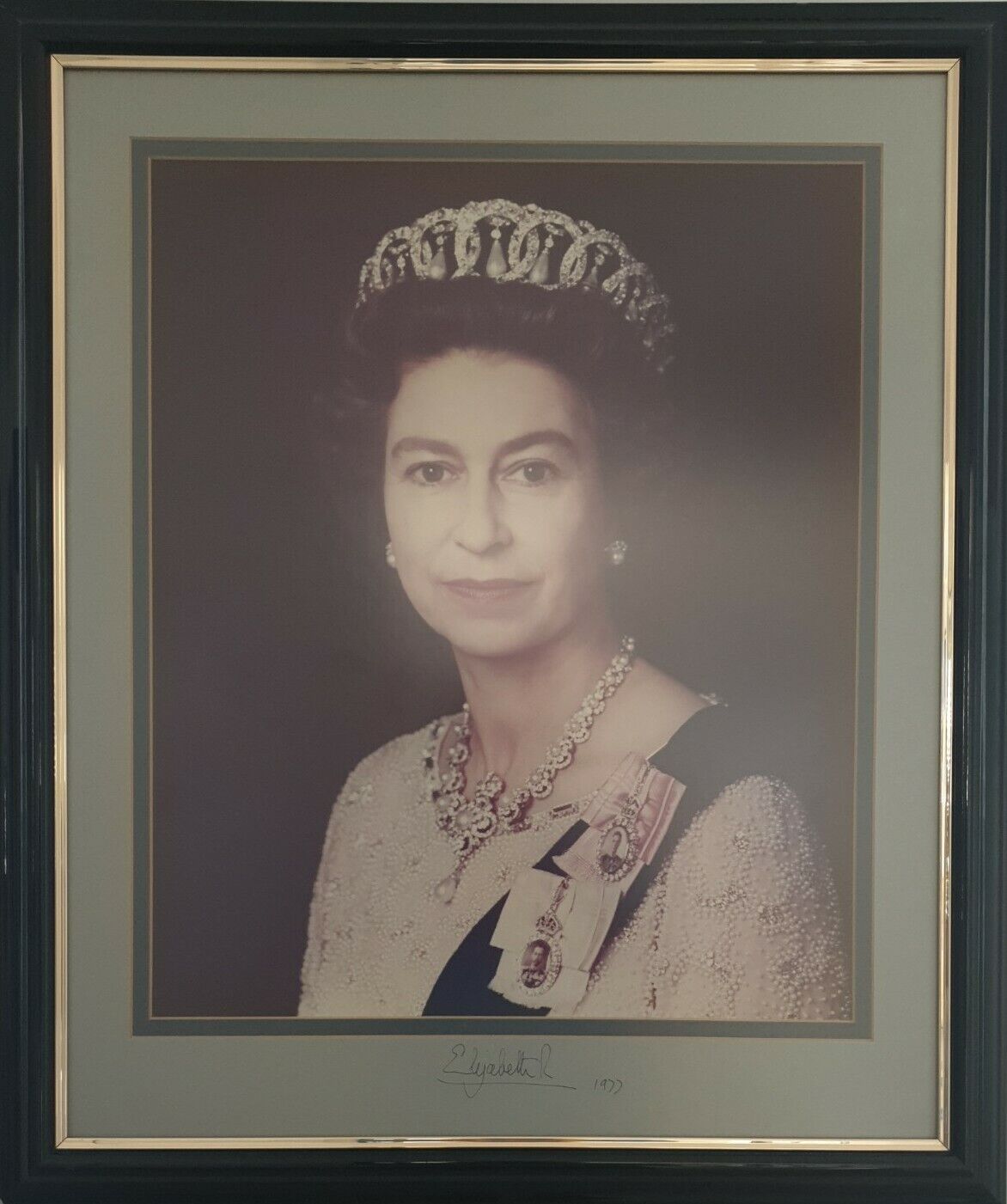 Andy Warhol Queen Elizabeth II Signed Silver Jubilee Royal Presentation Photo UK
