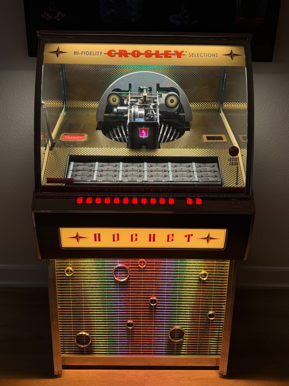 Rare Crosley Rocket Jukebox by Sound Leisure Vinyl 45 RPM Bluetooth ($14k New)