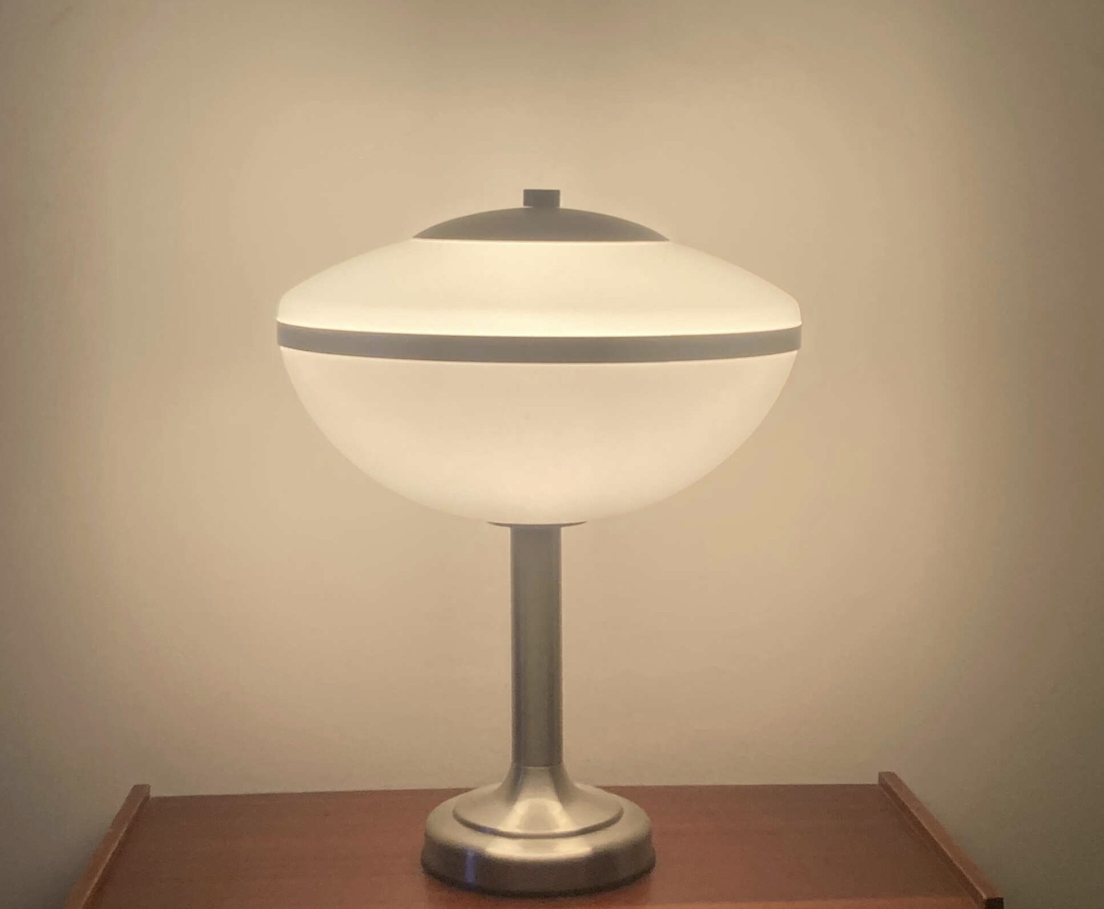 Vintage Stilux Milano Space Age Table Lamp 1960s UFO Stilnovo Arteluce Lucite Vintage Stilux Milano Space Age Table Lamp 1960s UFO Stilnovo Arteluce Lucite