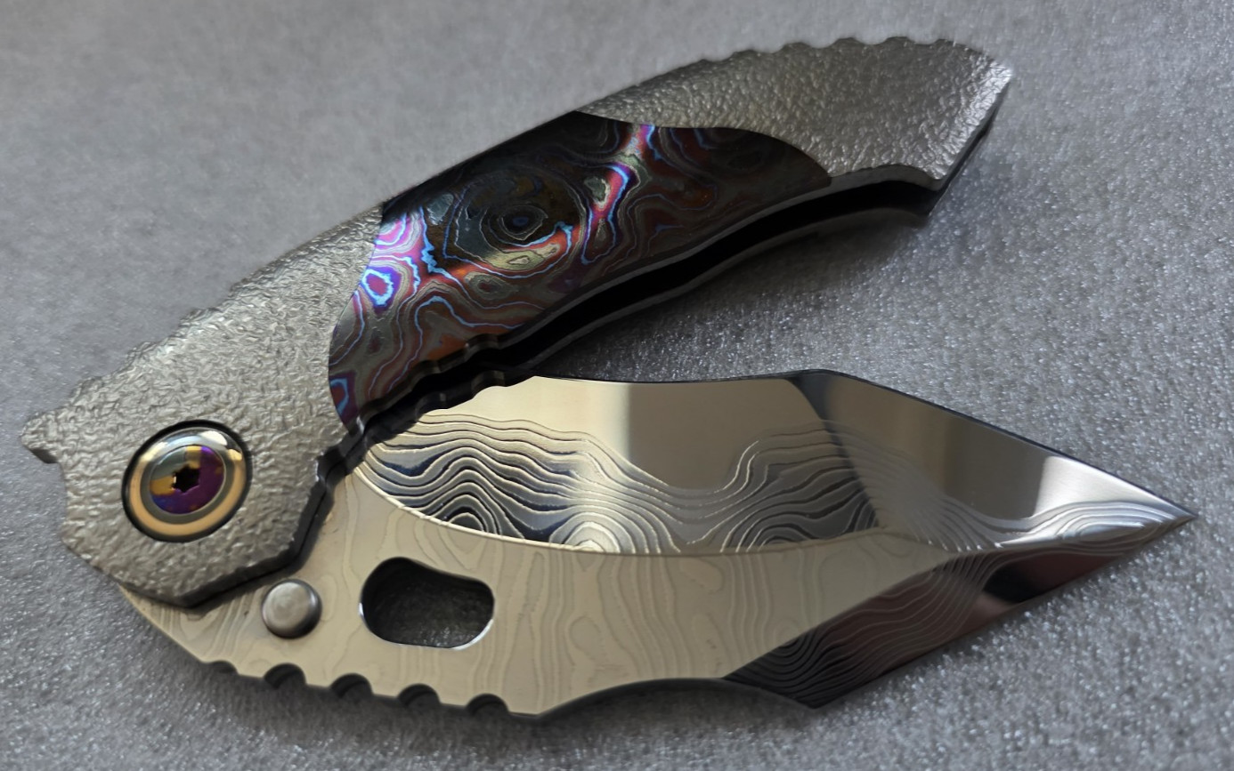 Dalibor Bergam Knives Unnamed, Sole-Authorship San Mai/Daltanium, Hammered Ti