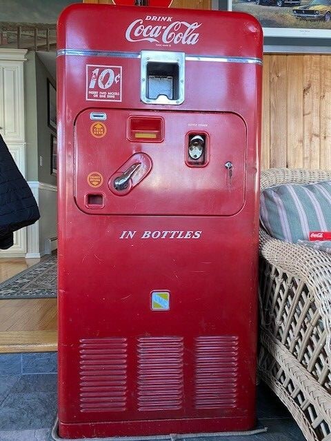 Coke Machine VMC33  NEW LOWER PRICE