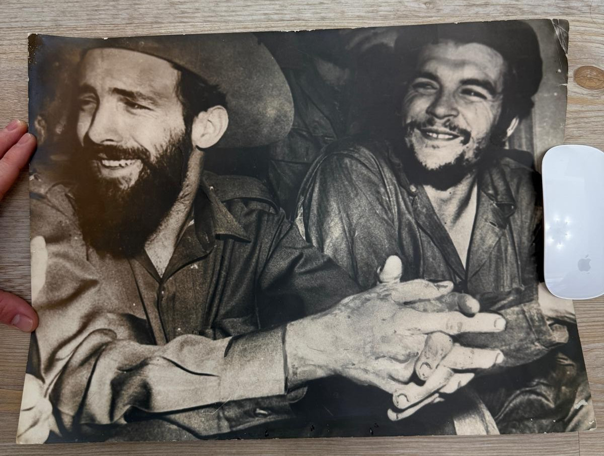 CAMILO CIENFUEGOS + ERNESTO CHE GUEVARA VINTAGE ORIGINAL PHOTO CUBAN COMMANDER CAMILO CIENFUEGOS + ERNESTO CHE GUEVARA VINTAGE ORIGINAL PHOTO CUBAN COMMANDER