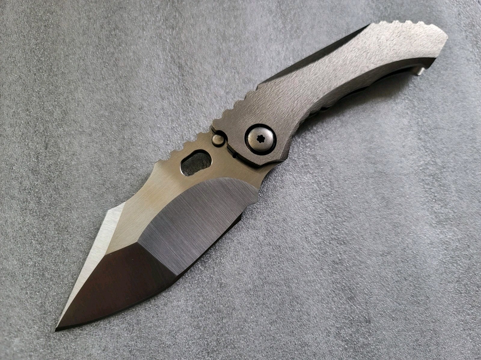 Dalibor Knives Non-Recurve Complain Unnamed, Sole-Authorship Daltanium Accents