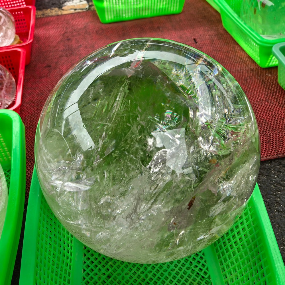 112LB Top Natural clear Quartz Sphere Energy Rainbow Crystal Ball Heal 32cm