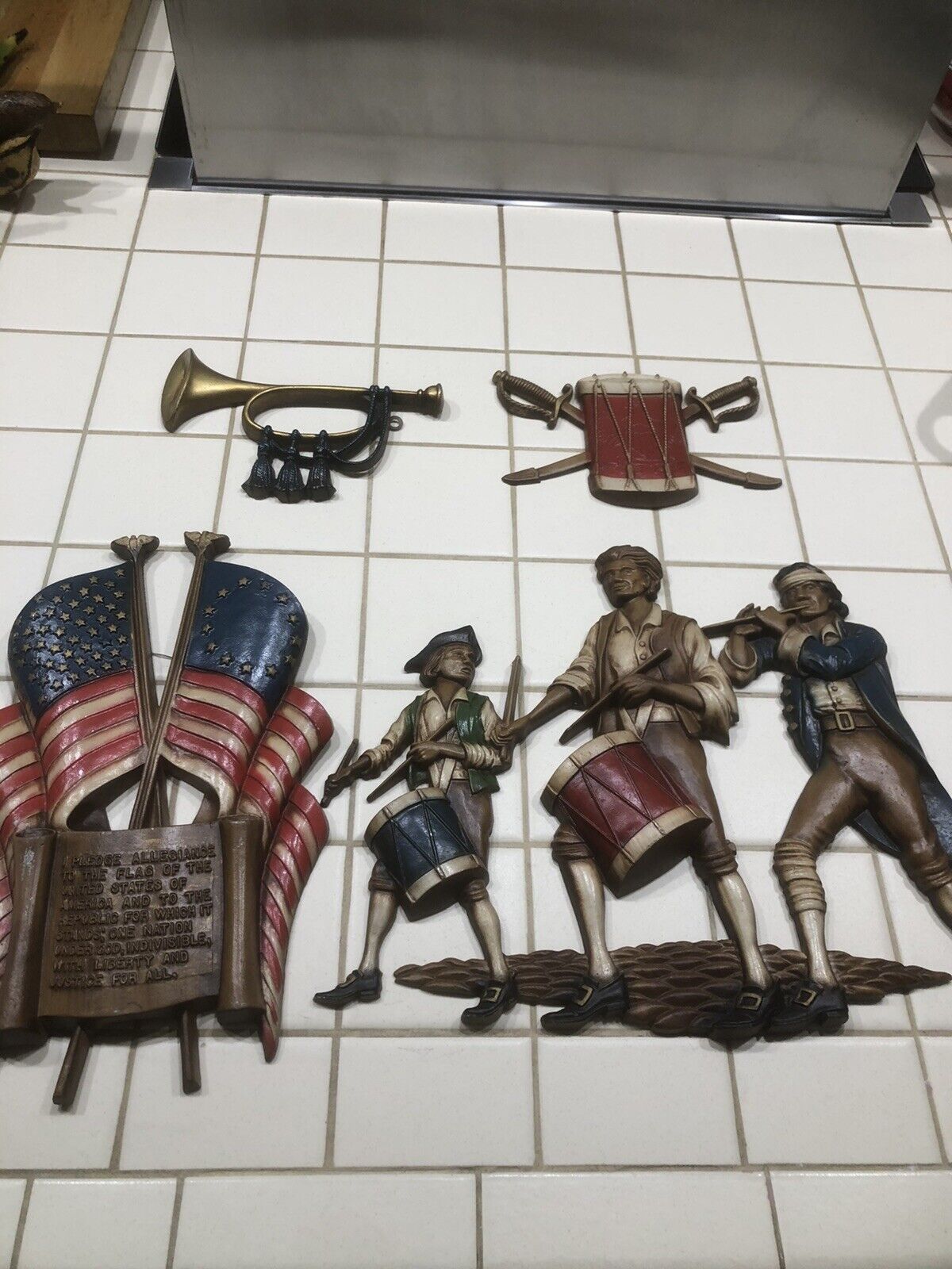 SEXTON USA METAL WALL HANGING OF 2 DRUMMERS PLEDGE OF ALLEGIANCE BUGLE LOT Of 4