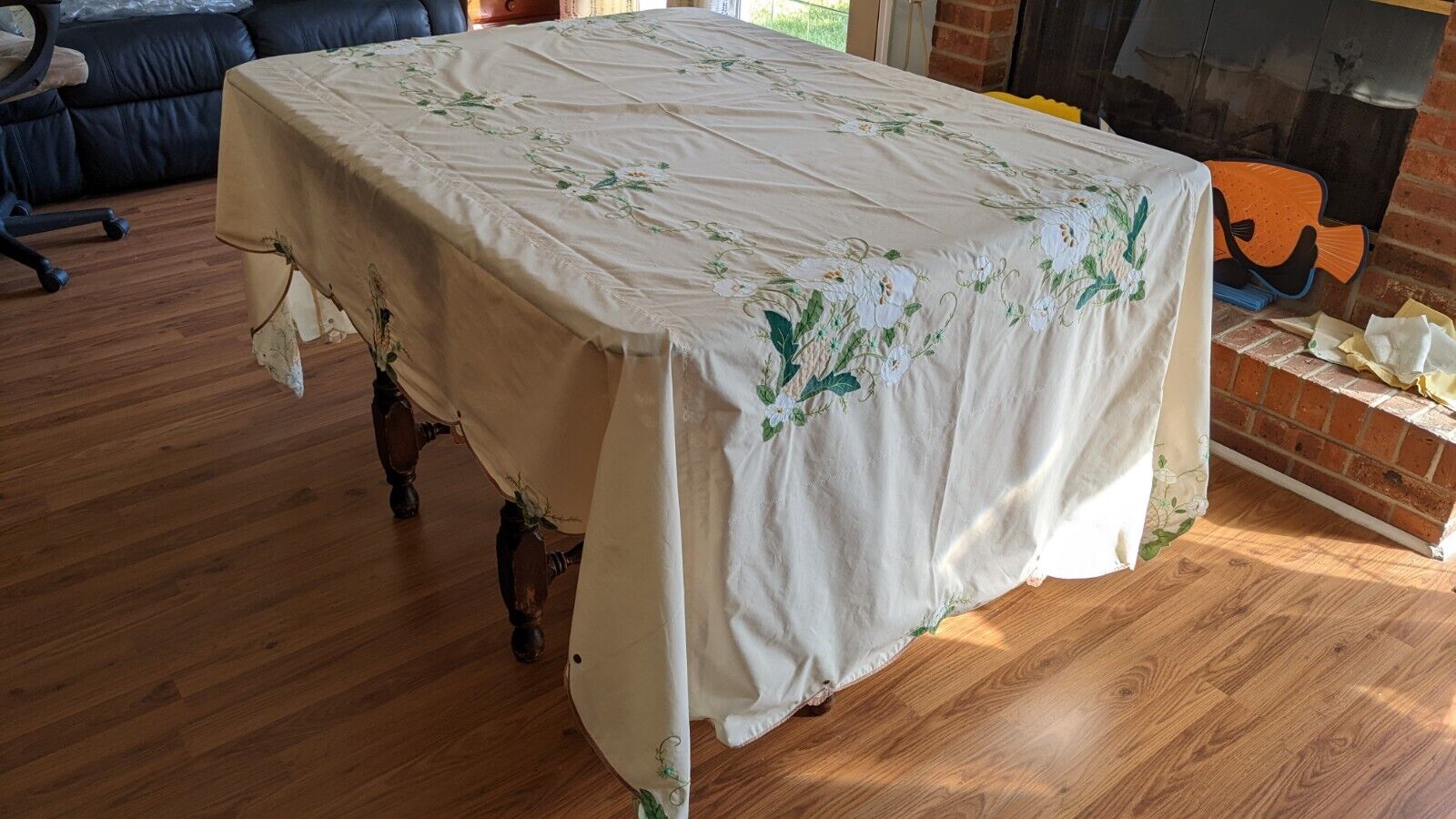 Hand Applique &  Embroidered Table Cloth & 13 Napkins Vintage 101x66 Orchids 