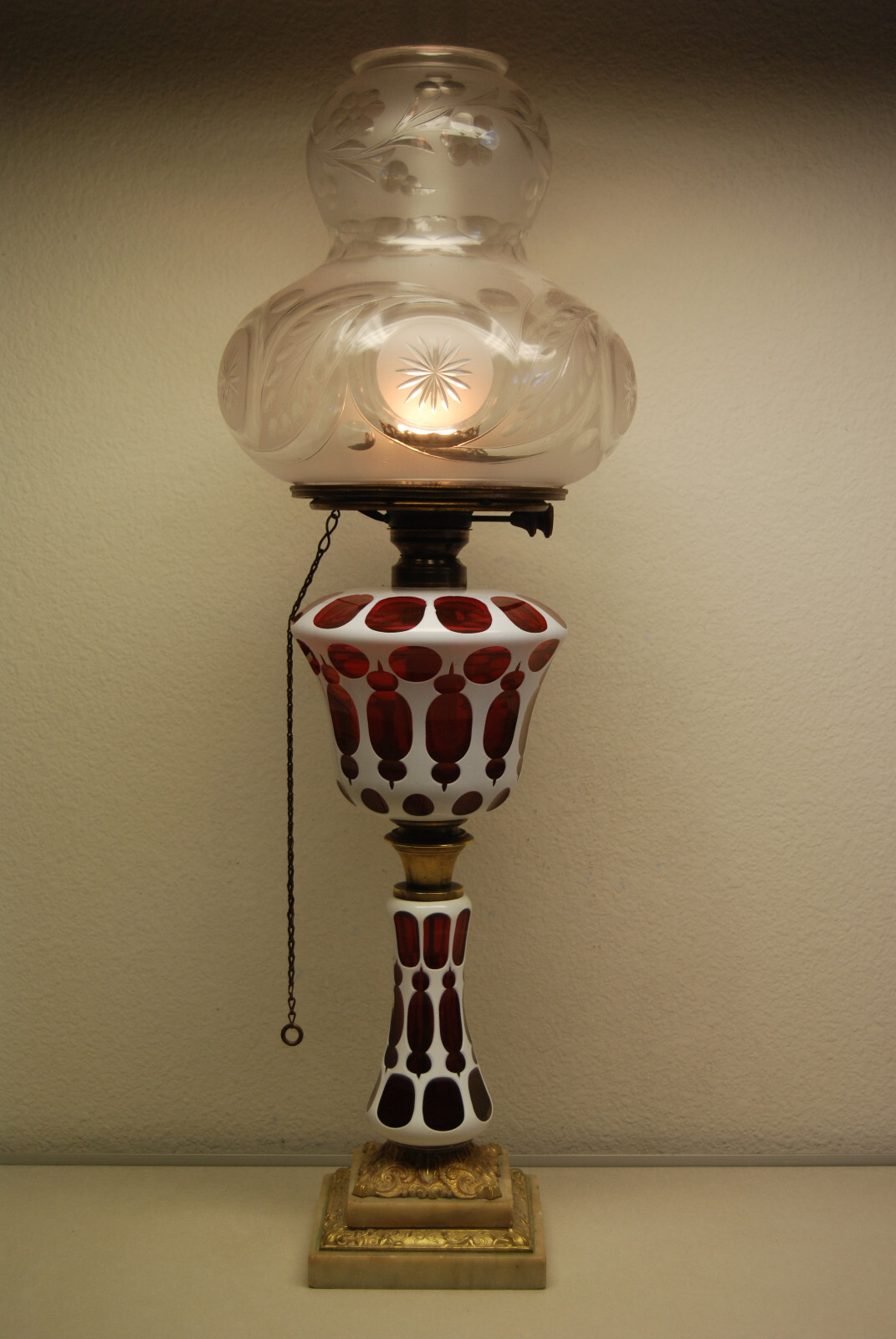 ANTIQUE AESTHETIC BANQUETE BOSTON SANDWICH CUT GLASS KEROSENE WHALE OIL LAMP ANTIQUE AESTHETIC BANQUETE BOSTON SANDWICH CUT GLASS KEROSENE WHALE OIL LAMP
