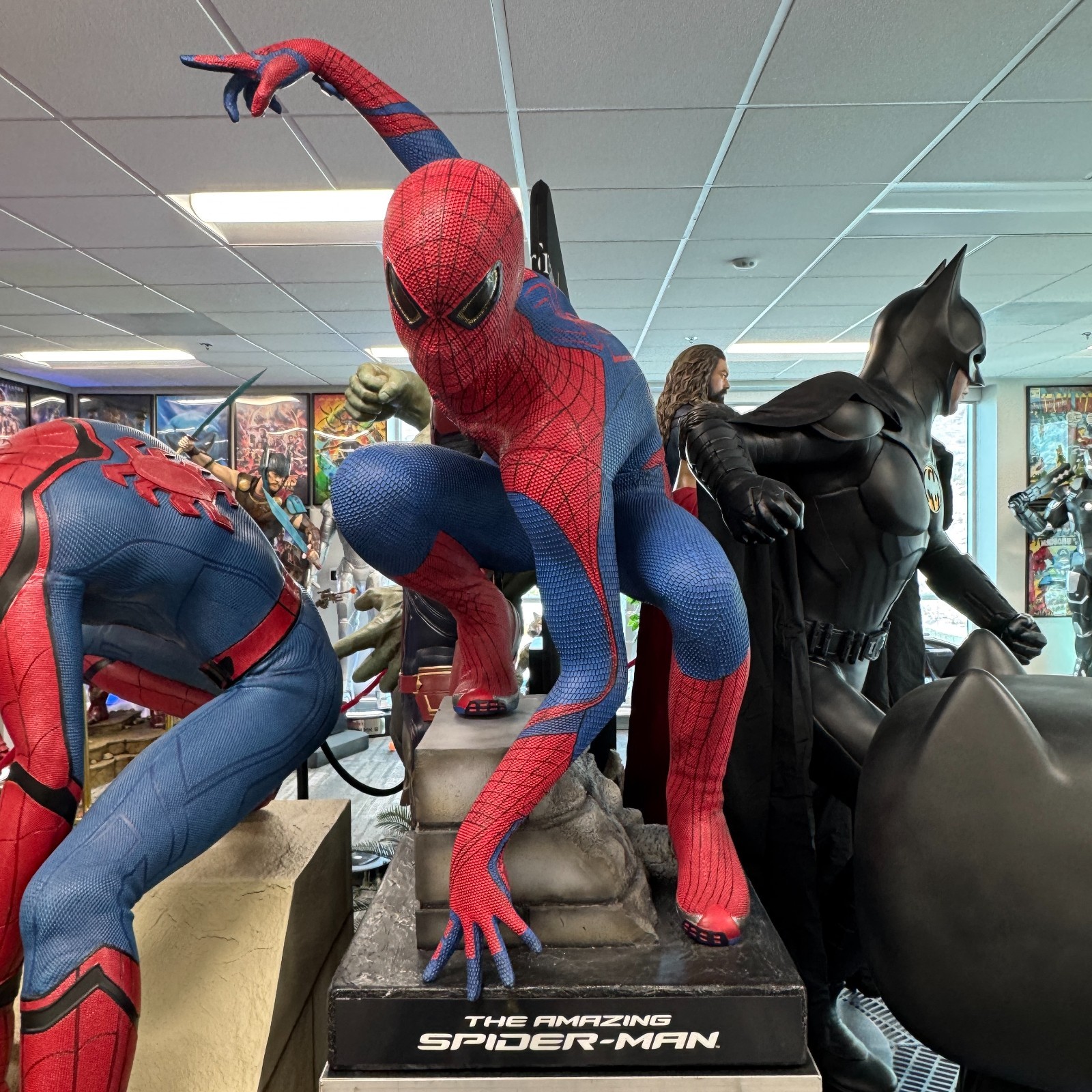 Sony The Amazing Spider-Man P4 Life Size 1:1 Statue on Short Base Superhero Prop