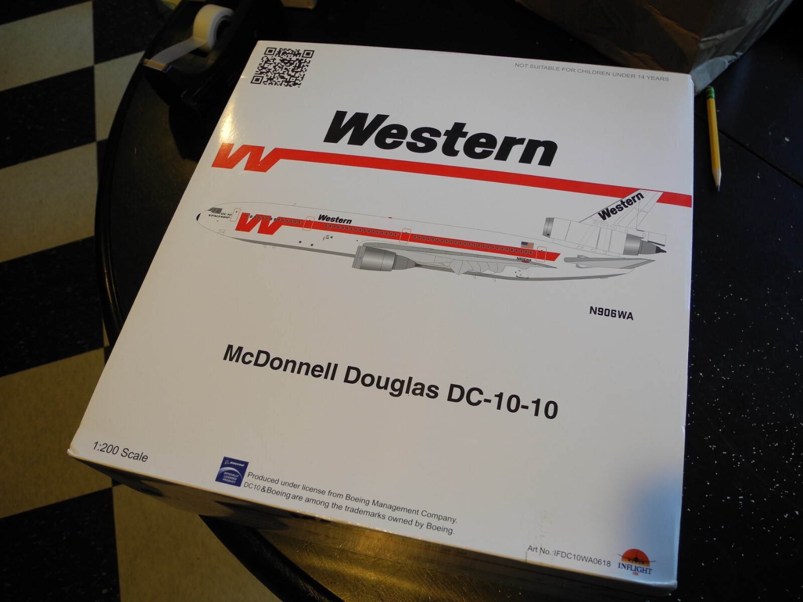 Collector's FIND INFLIGHT 200 McDonnell Douglas DC-10, 1st ED, 1:200, VERY RARE Collector's FIND INFLIGHT 200 McDonnell Douglas DC-10, 1st ED, 1:200, VERY RARE