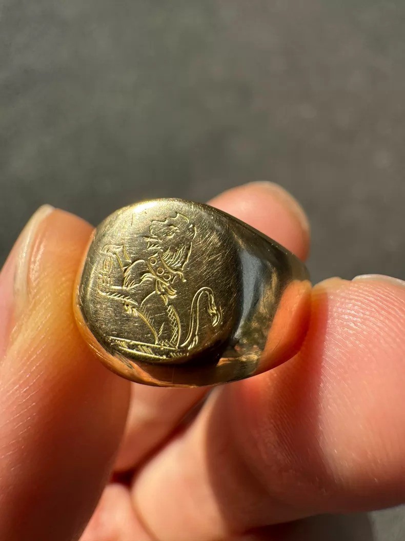 European 18K Gold Signet Ring Private Custom Engraved Vintage Antique Rare European 18K Gold Signet Ring Private Custom Engraved Vintage Antique Rare
