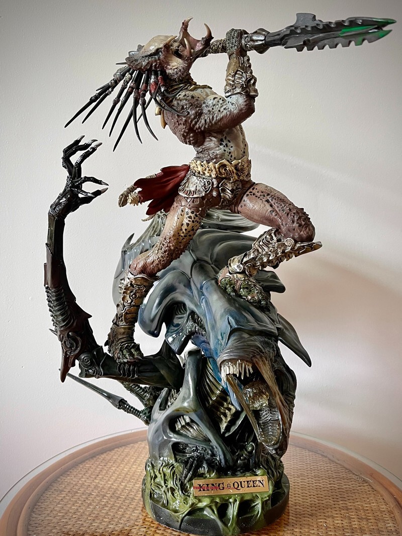 CUSTOMIZED Predator VS Alien (King VS Queen) 1/6 GK Resin Model Statue CUSTOMIZED Predator VS Alien (King VS Queen) 1/6 GK Resin Model Statue