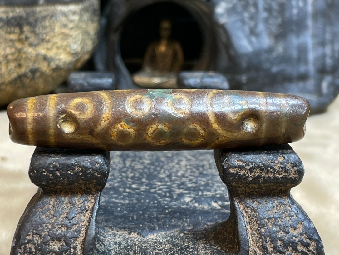 Tibetan Nepalese Himalayan Bead Ancient agate Old Dzi Talisman 21eye Bead Amulet Tibetan Nepalese Himalayan Bead Ancient agate Old Dzi Talisman 21eye Bead Amulet