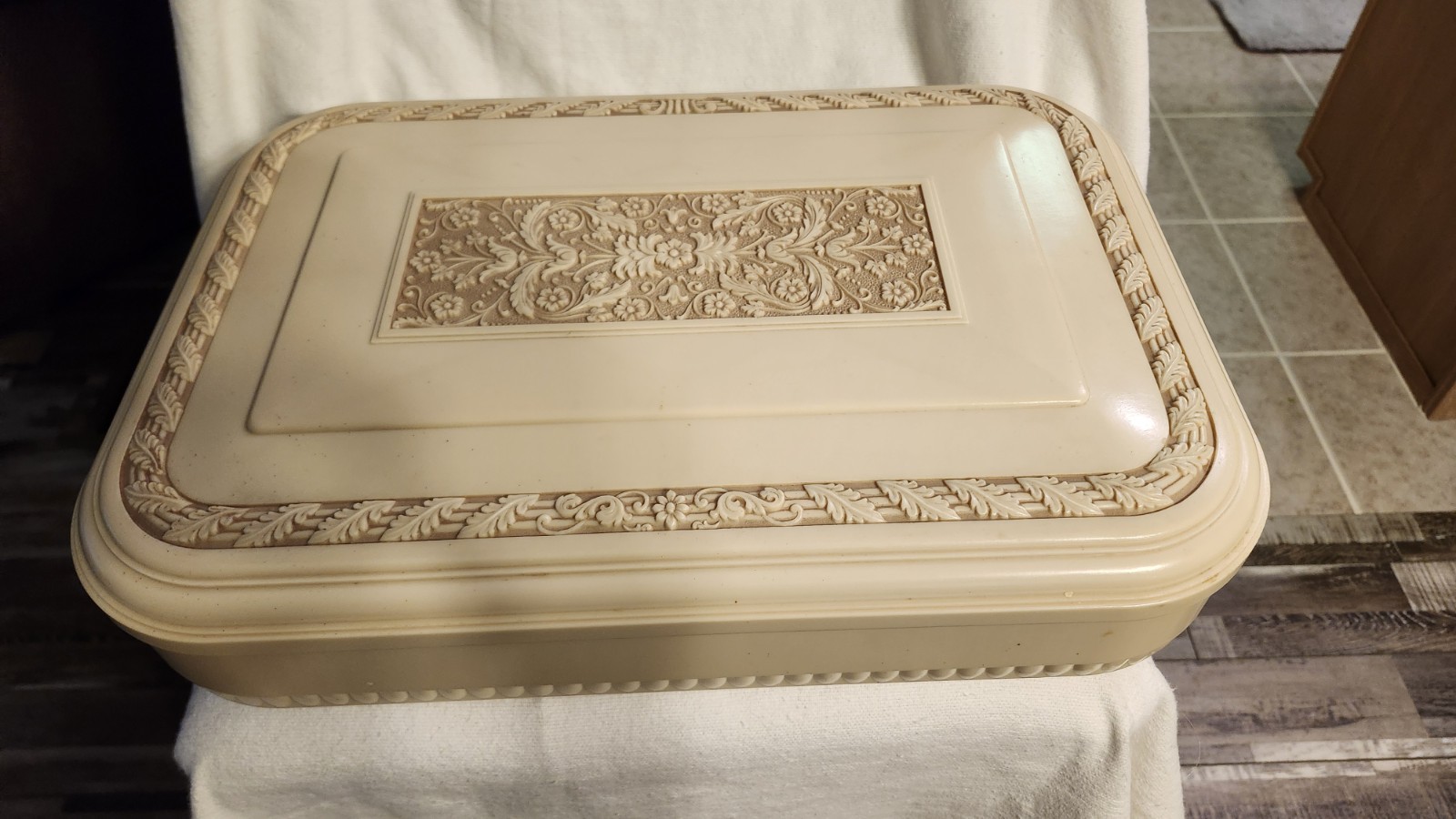PLASKON SILVERWARE CASE WITH 59 PC.FAIRFIELD COMMUNITY ONEIDA SILVERWARE, RARE,