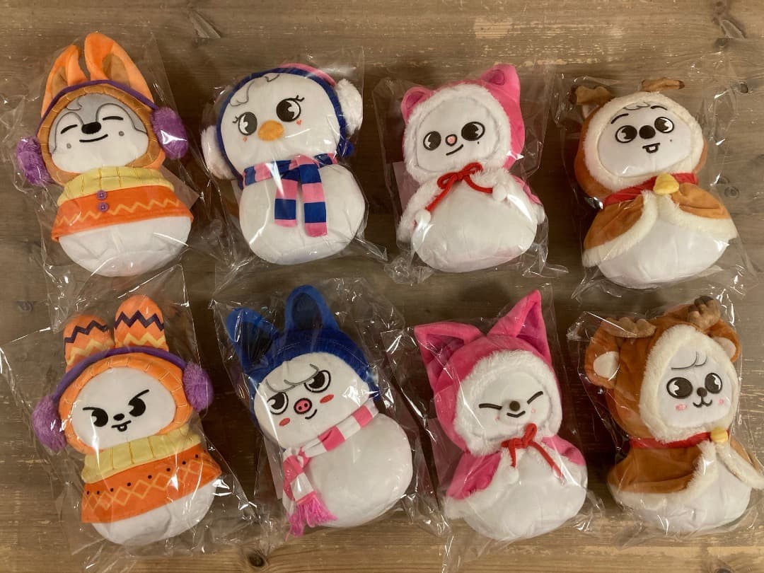 Stray Kids SKZOO Snowman Plush Set 8 Types Hyunjin Bang Chan I.N Felix Lee Know Stray Kids SKZOO Snowman Plush Set 8 Types Hyunjin Bang Chan I.N Felix Lee Know