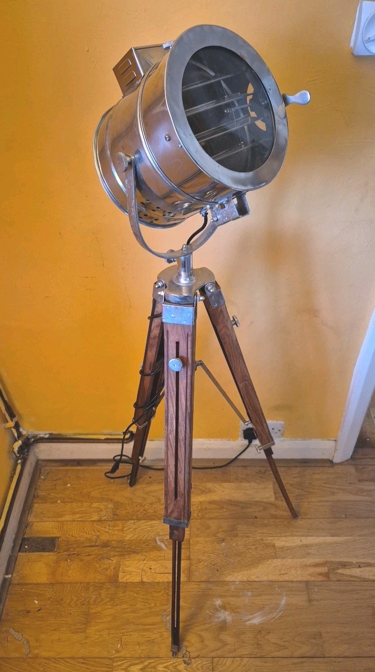 VINTAGE THEATRE LIGHT LAMP STAGE LANTERN TEAK TRIPOD STAND VINTAGE THEATRE LIGHT LAMP STAGE LANTERN TEAK TRIPOD STAND