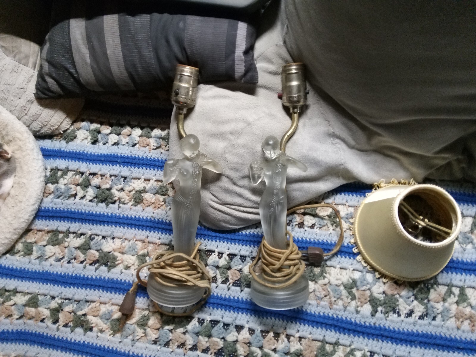 antique hawaii lamp, frosted glass, very rare antique hawaii lamp, frosted glass, very rare