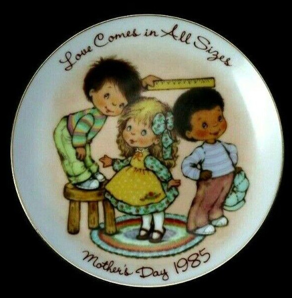 AVON Mothers Day 1985 LOVE COMES IN ALL SIZES Ceramic Plate Exclusively Crafted 